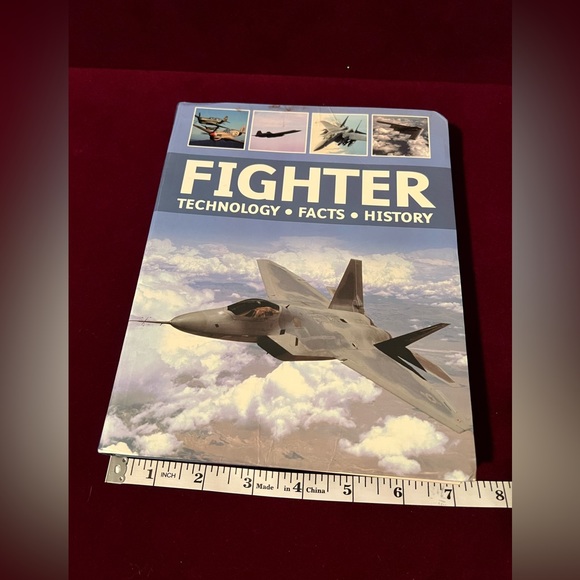 Fighter Technology, Facts, History Softback Book - Picture 10 of 10